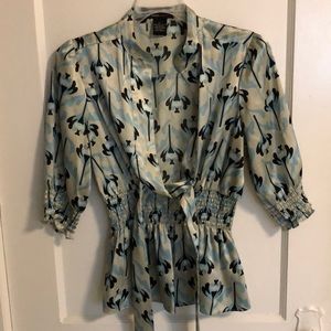 Beautiful XS BCBG floral blouse with front tie